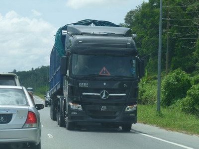 Ciągnik siodłowy Beiben V3 Eksport ciężarówek z napędem 6*4 do klienta w Brunei